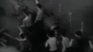 Плещут холодные волны