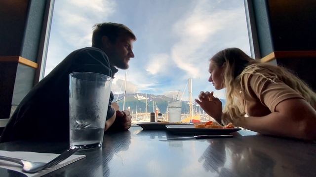 Выходной в Сьюард. Океанариум на берегу океана. Тоннель Уиттиер и город-дом на Аляске. смотреть онлайн