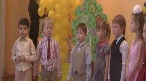 "Танец с "восьмерками - дисками" на  8 Марта