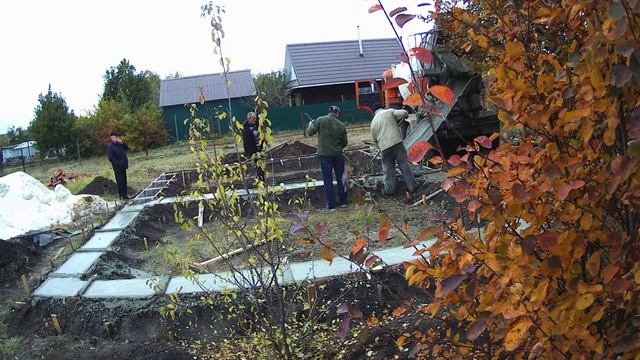 ЗАЛИВАЕМ ФУНДАМЕНТ дача 6 на 9 Своими руками СТРОЙ САМ смотреть онлайн