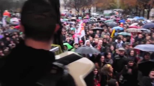 Asla Pes Etmeyeceğiz!- "On Lâche Rien"-HK & LES SALTIMBANKS смотреть онлайн