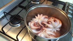 Осьминоги рецепт, Маленькие Осьминоги в Помидорах из Спагетти.