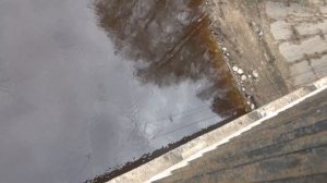 Копорская крепость в Ленинградской области. Ловля корюшки пауком в реке.