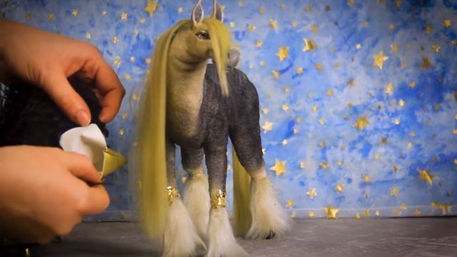 боевой конь игрушка в смешанной технике смотреть онлайн