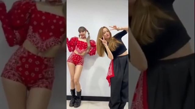 Lilisa Dance Challenge with Jisoo (lisa igtv)