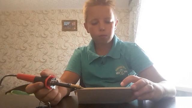 Как я выжигал картину, и чуть Не спалил стол!!! смотреть онлайн