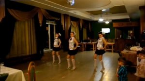Шикарный танец Школьницы! Все смотреть!!)