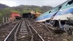 Авария поезда под Петрошани в Румынии.