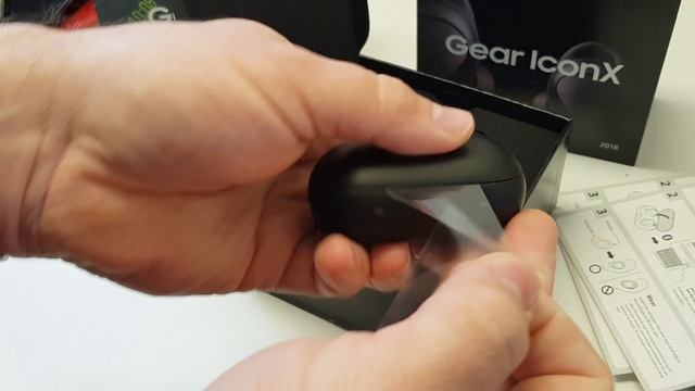 Unboxing Review: Samsung Gear IconX 2018 смотреть онлайн