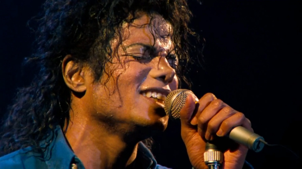 Michael Jackson - Man In The Mirror (Moonwalker Version) смотреть онлайн