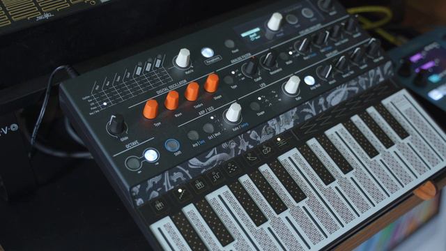 A Perfect & Versatile Synth For Beginners? // Arturia Microfreak First Impressions