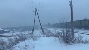 Чётный грузовой поезд проезжает ст. Вазюк