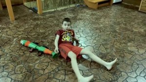 Nerf Dinosquad Против гигантского ДиноМонстра