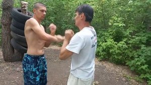 Два лучших упражнения для боевых рефлексов. Блоки и удары.