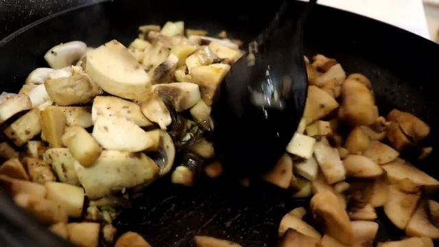 Манты в сковороде / Вкуснейшая лапша в сливочном соусе с грибами/ @kisachechnya