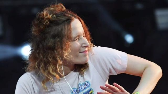 Певица Монеточка на концерте в Литве выкрикивала украинские лозунги смотреть онлайн