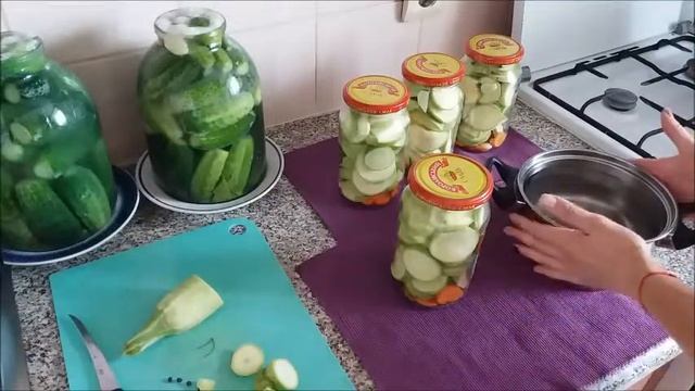 Хрустящие вкусные кабачки консервированные. Быстрый и вкусный рецепт!