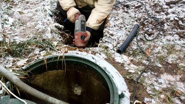 КАК #ПРОДЕЛАТЬ #ОТВЕРСТИЕ В БЕТОННОМ #КОЛЬЦЕ #СЕПТИКА #ПЕРФОРАТОР #МОЛОТОК и #ГОЛОВА #DED #YTB #RUS смотреть онлайн