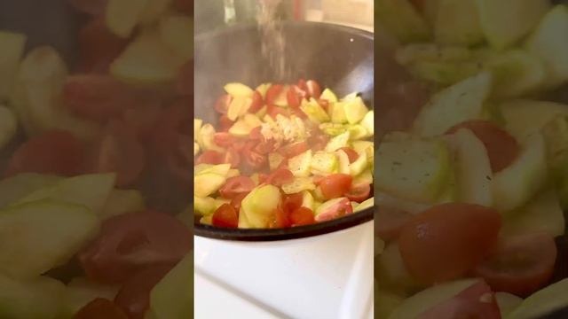 Вкусные кабачки с пастой. Съедаем сразу #рецепт #проеду #ужинбыстро