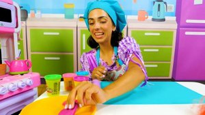 Видео Куклы феи Винкс ищут вкусняшки у Принцессы. Игры в пластилин Play Doh. Готовлю игрушкам!