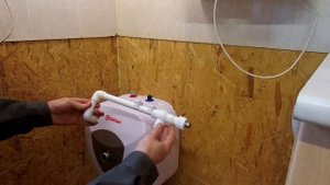 Водонагреватель под мод мойку Термекс. Бойлер Thermex H15-U под раковину на даче.