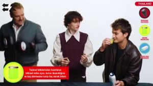 David Harbour, Finn Wolfhard ve Joe Keery demogorgonlardan korunmayı öğretiyor! Türkçe Altyazılı