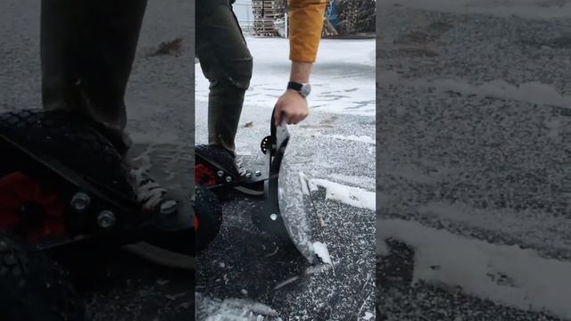 Снегоуборщик Бульдозер - идеально почистит снег на Вашем участке! Лучший снегоотвал в 2022 году! смотреть онлайн