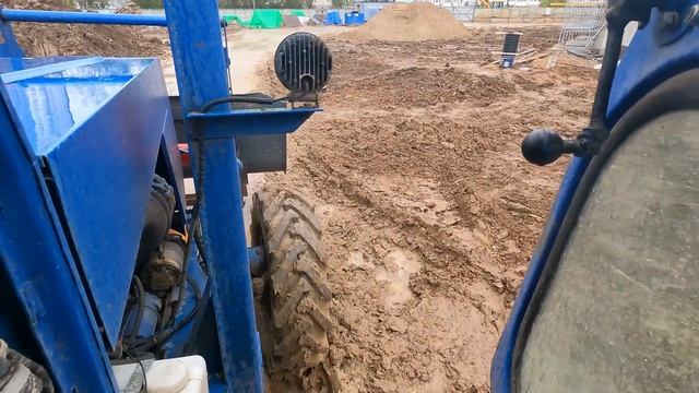 Трактор Т40 ПОКОРЯЕТ Москву / Боливар в деле / Остался без колеса смотреть онлайн