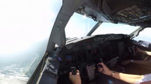 Cockpit View - BALI to Wǔhàn 武漢