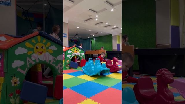 Детская Игровая Площадка на курортном комплексе Лайнера в Чимган.Ташкент 2022 Ноябр смотреть онлайн