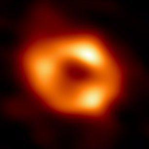 Первое изображение чёрной дыры в центре  Млечного пути