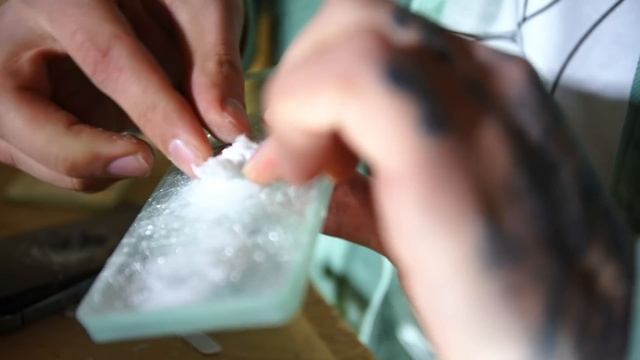 СКОЛЬКО ЗАЩИТНЫХ СТЁКОЛ СПАСУТ ТЕЛЕФОН ОТ ПУЛИ? смотреть онлайн