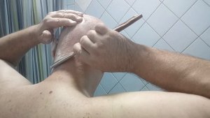 Опасная бритва (бритье головы.)