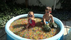 Бассейн с ORBEEZ сюрпризы игрушки с разноцветными шариками Орбиз Challenge surpr (1)