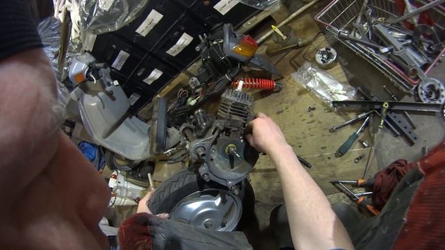 Yamaha Jog Poche снимаем мотор часть 2 от первого лица смотреть онлайн