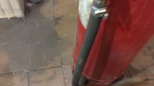 Пескоструйный аппарат из огнетушителя..