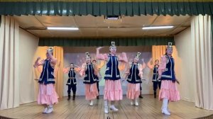 Т/к «Алаас симэ5э» старшая группа. Якутский танец «Узор»