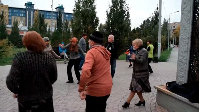 01 10 20 Танцы вокруг часов2