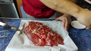Простой рецепт, как приготовить очень вкусную и сочную ТЕЛЯТИНУ в духовке целым куском.