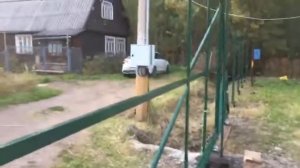 Забор с откатными воротами на винтовых сваях