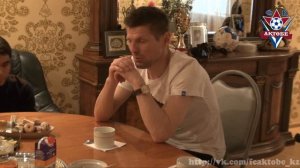 Ақтөбе ресми топ әкімшілері Ақтөбенін экс-капитаны Петр Бадло үйінде қонақта | 1-бөлім