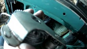 Ремонт втулки стабилизатора и замена водительского стеклоподъемника.