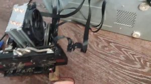 В корпусе компьютер не включается, а вне корпуса отлично включился