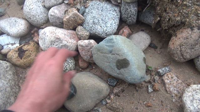 Какую старую монету я нашёл под камнем смотреть онлайн