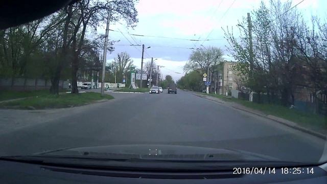 Регистратор G1WH. Движение по городу. (Часть 2) смотреть онлайн