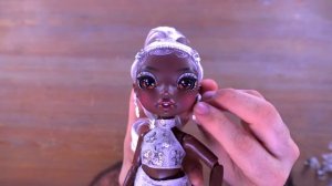 Rainbow High - Rainbow Vision: Ayesha Sterling Doll Review!
