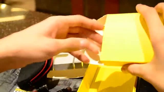 Видеообзор на беспроводные наушники awei AK 7 смотреть онлайн