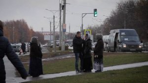 Загипнотизировал  ЦЫГАНКУ