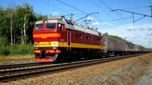 ЧС4т-521 с почтовым поездом