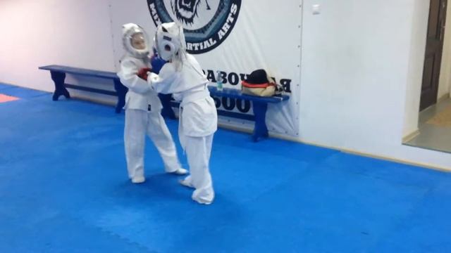 Спарринг в детской группе ММА | PRIDE GYM смотреть онлайн